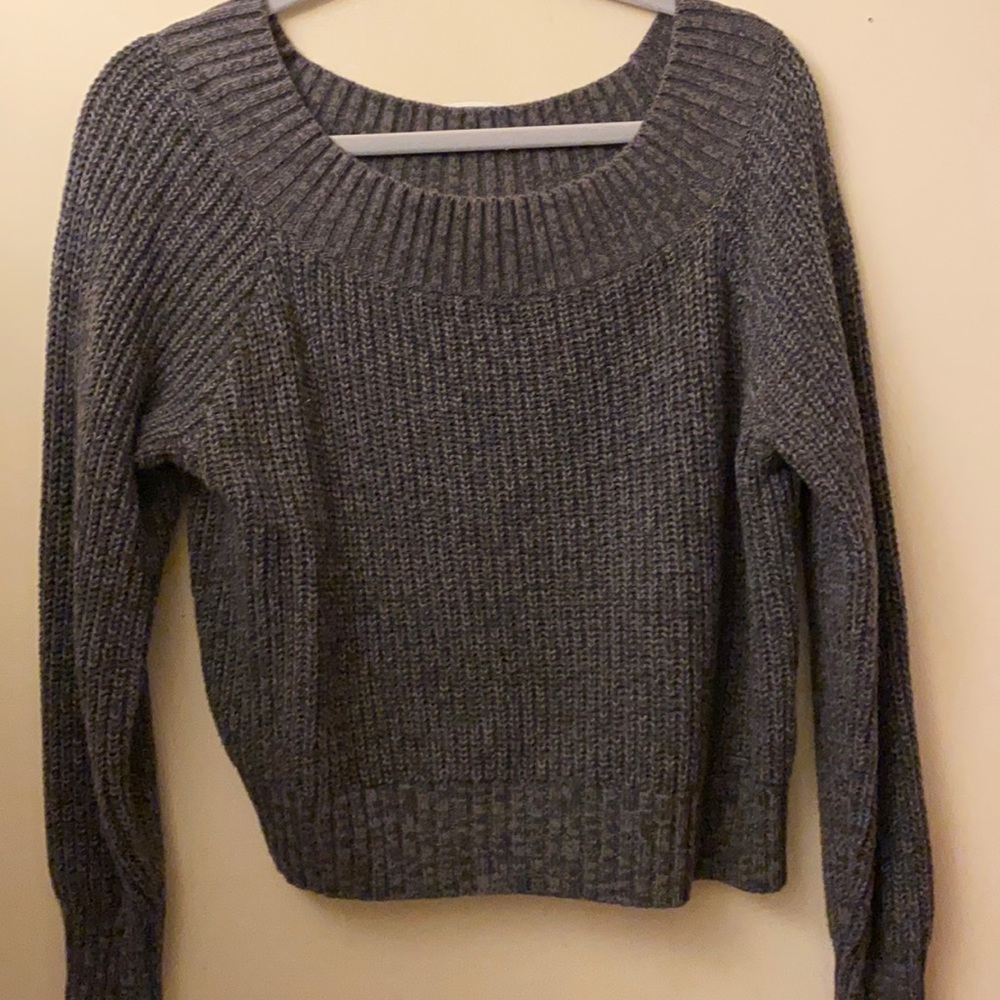 grey hollister sweater size M